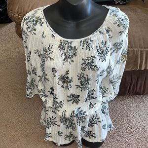 Lucky Brand floral peasant top EUC size S